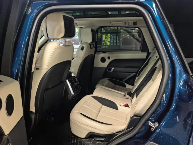 Land Rover Range Rover Sport — Фото автомобиля 9