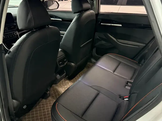 Kia Seltos — Фото автомобиля 4