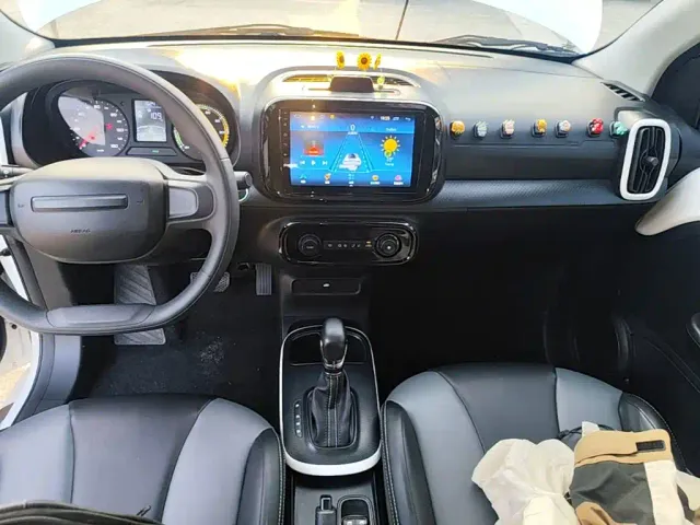 Roewe Clever — Фото автомобиля 13
