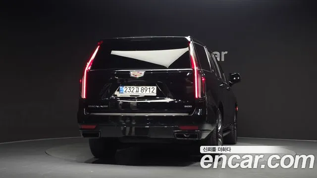 Cadillac Escalade 5th Gen — Фото автомобиля 4