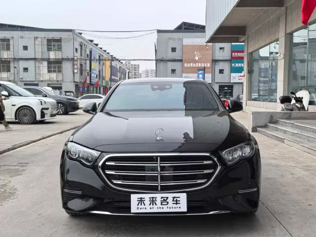 Mercedes-Benz E-Class — Фото автомобиля 2