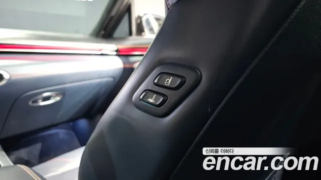 Genesis GV70 — Фото автомобиля 30