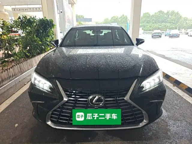 Lexus ES — Фото автомобиля 2