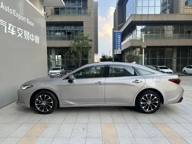 Toyota Avalon — Фото автомобиля 3