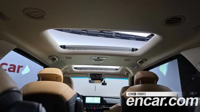 Kia Canival — Фото автомобиля 19