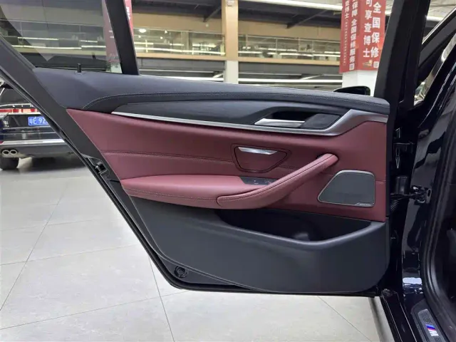 BMW 5 Series — Фото автомобиля 13
