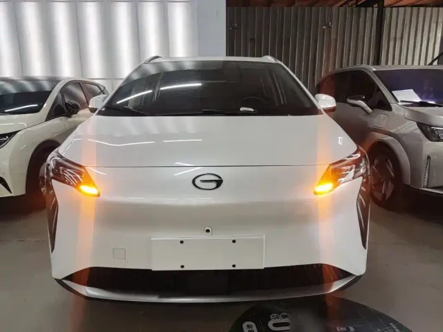 GAC Aion Y — Фото автомобиля 2
