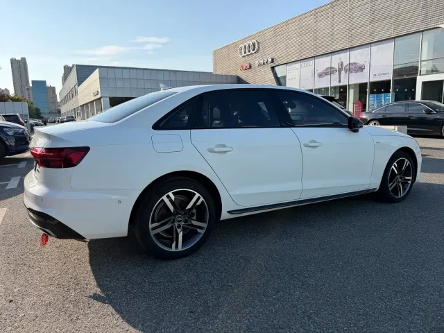 Audi A4L — Фото автомобиля 9