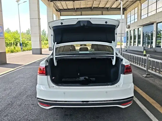 Volkswagen Bora — Фото автомобиля 14