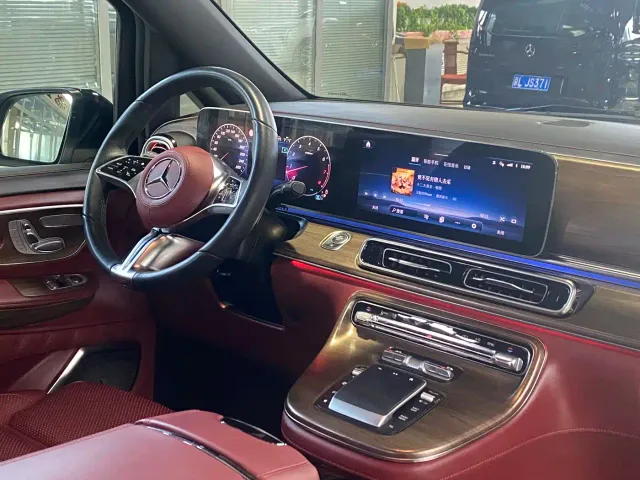 Mercedes-Benz V-Class — Фото автомобиля 9