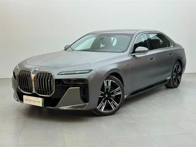 Фотография автомобиля — BMW i7