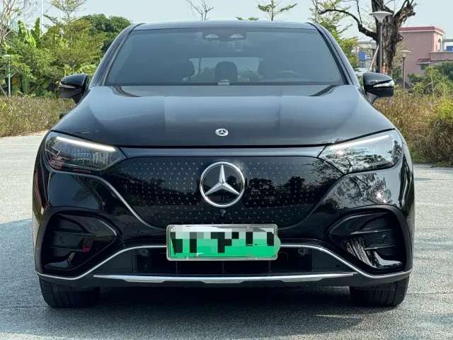 Mercedes-Benz EQE SUV — Фото автомобиля 2