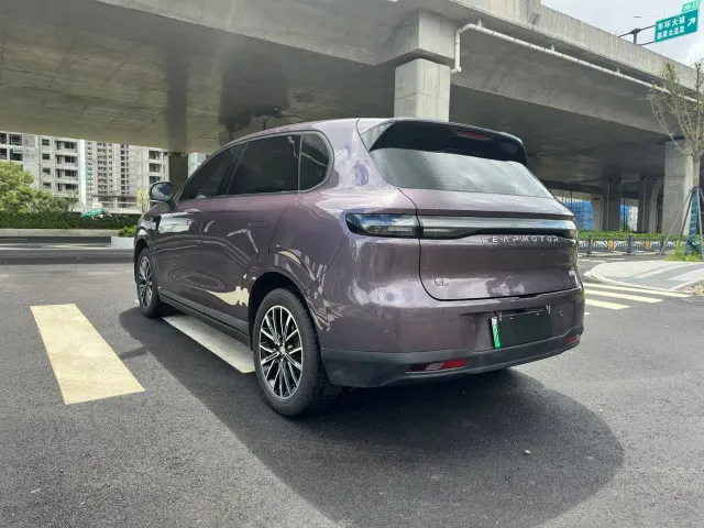 Leapmotor B10 — Фото автомобиля 7