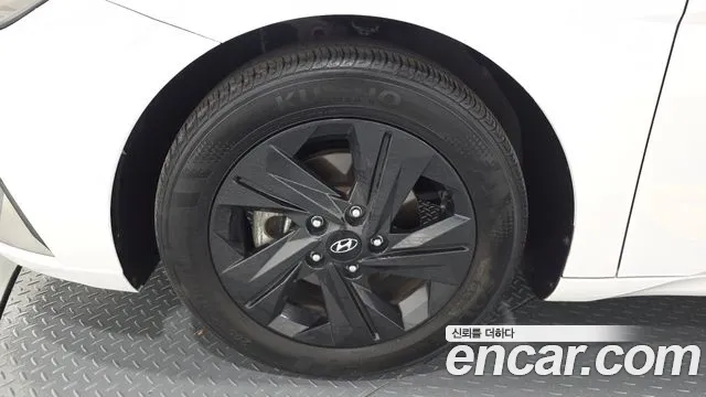 Hyundai AVANTE Avante (CN7) — Фото автомобиля 5