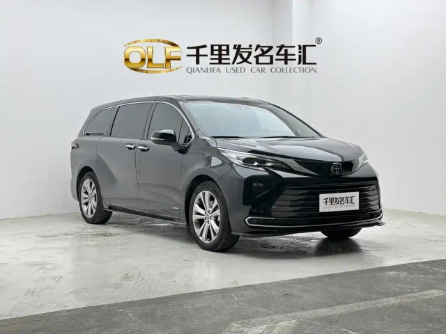 Toyota Sienna — Фото автомобиля 8