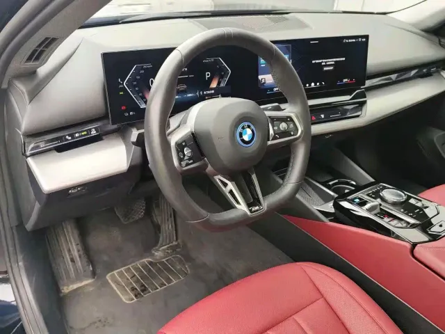 BMW i5 — Фото автомобиля 6