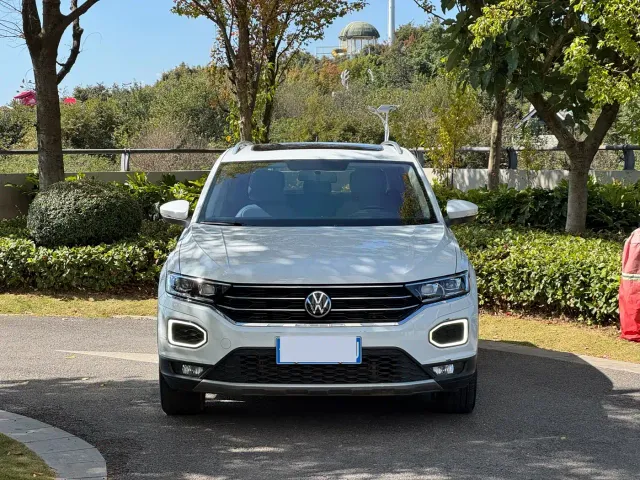 Volkswagen T-Roc — Фото автомобиля 2
