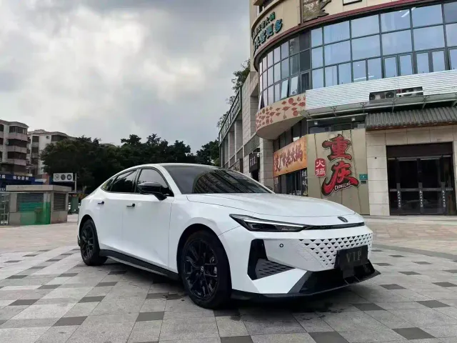 Changan UNI-V — Фото автомобиля 3