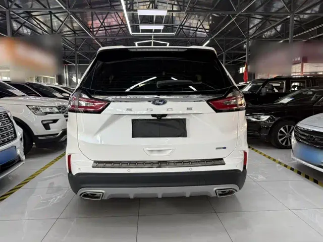 Ford Edge — Фото автомобиля 9
