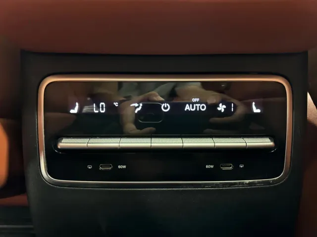 Li Auto L7 — Фото автомобиля 16