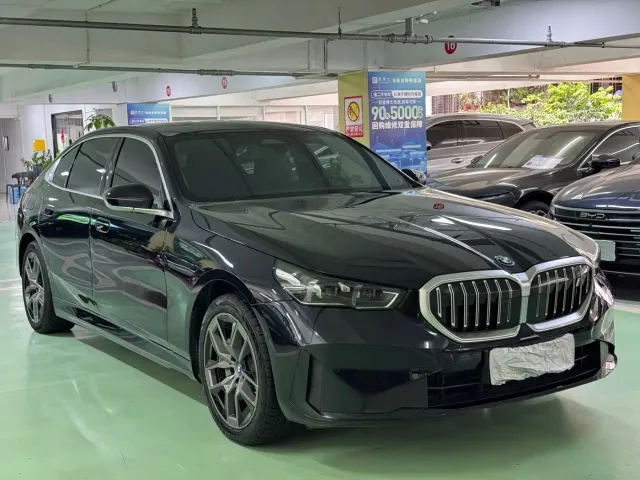 BMW i5 — Фото автомобиля 3