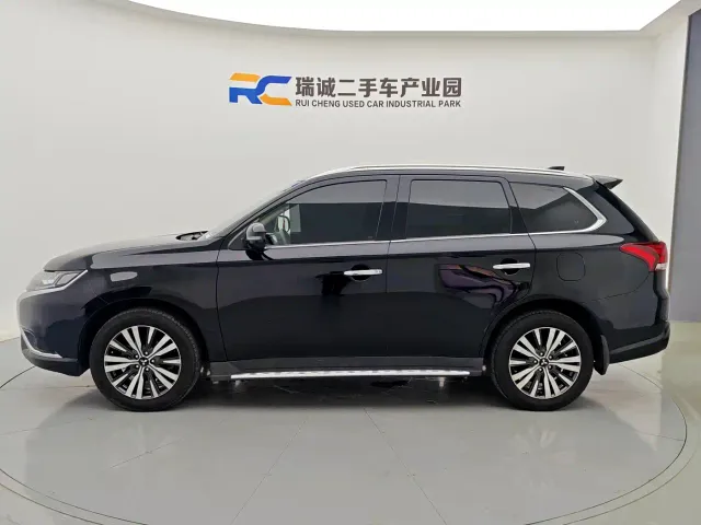 Mitsubishi Outlander — Фото автомобиля 3