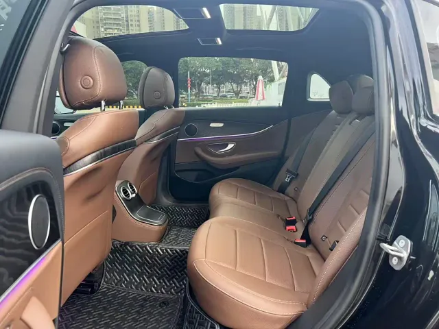 Mercedes-Benz E-Class — Фото автомобиля 5