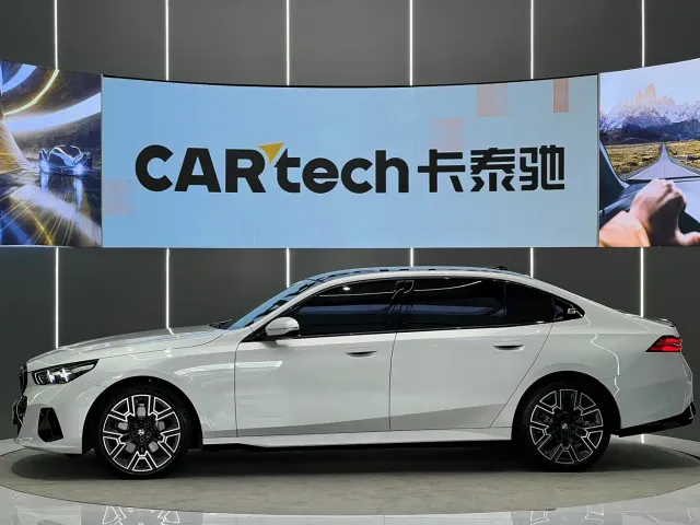 BMW 5 Series — Фото автомобиля 25