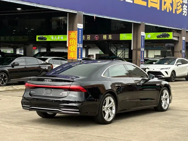 Audi A7L — Фото автомобиля 19