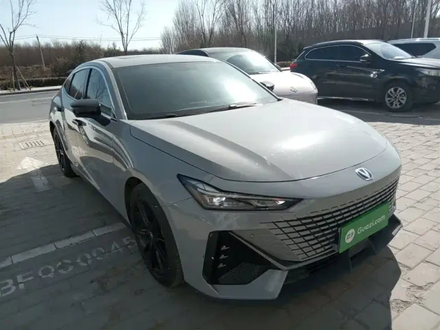 Changan UNI-V — Фото автомобиля 3