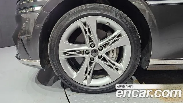 Genesis G90 Бензин 3.5 турбо AWD — Фото автомобиля 4