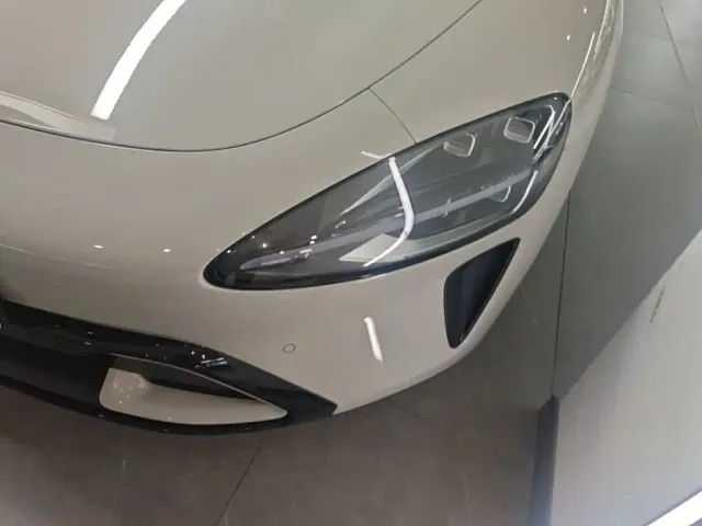 Xiaomi SU7 — Фото автомобиля 17