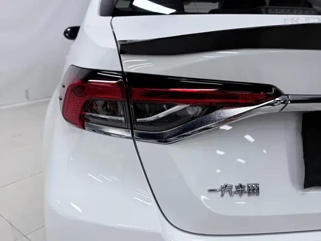 Toyota Corolla — Фото автомобиля 9