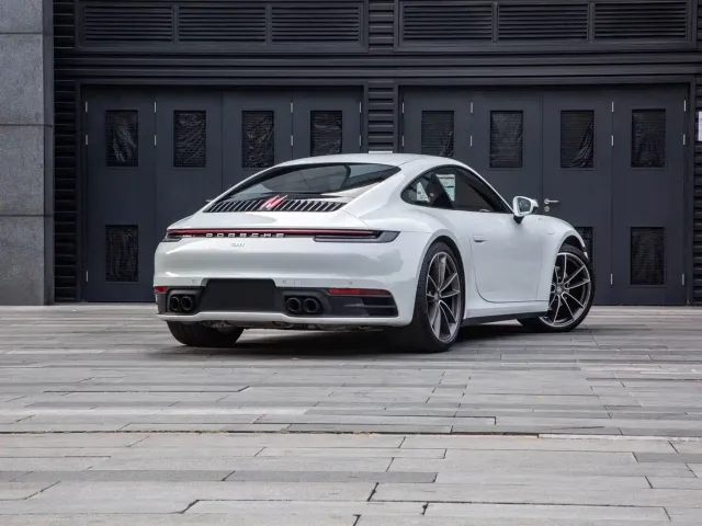 Porsche 911 — Фото автомобиля 3
