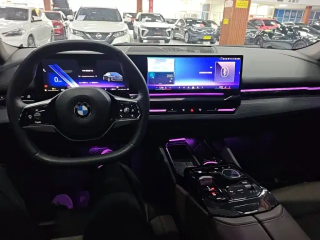 BMW 5 Series — Фото автомобиля 9
