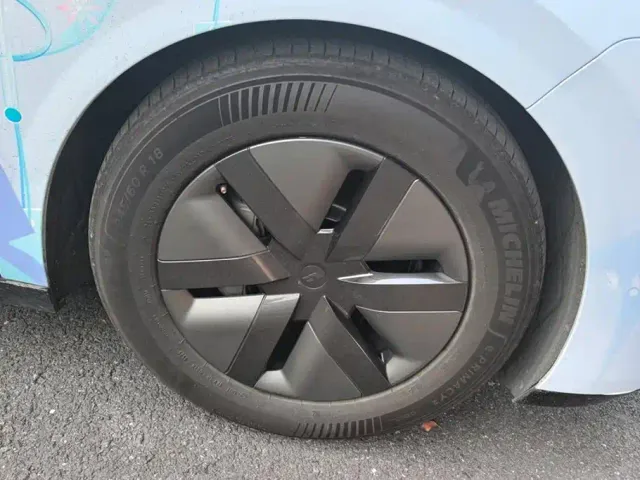Li Auto MEGA — Фото автомобиля 6
