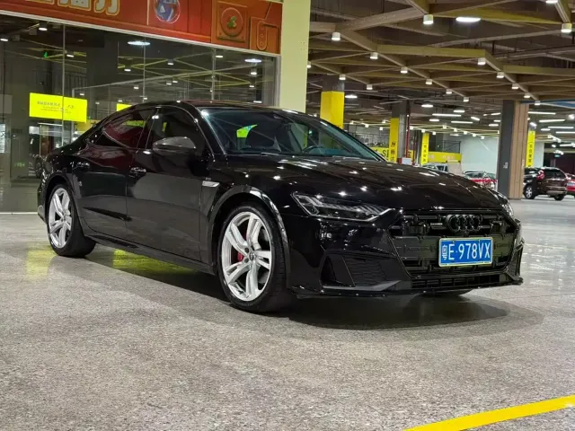 Фотография автомобиля — Audi A7L
