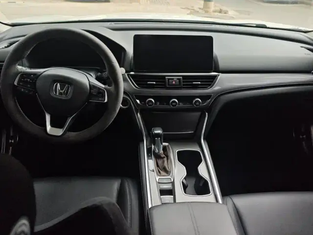 Honda Accord — Фото автомобиля 12