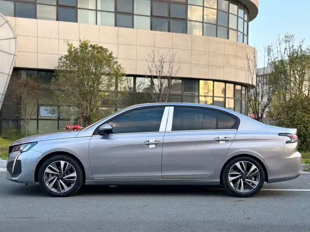 Peugeot 408 — Фото автомобиля 8