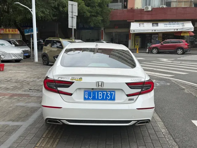 Honda Accord — Фото автомобиля 5