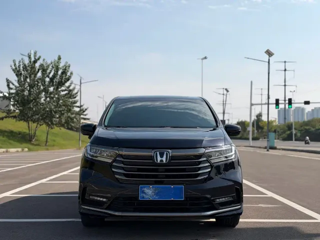 Honda Odyssey — Фото автомобиля 4