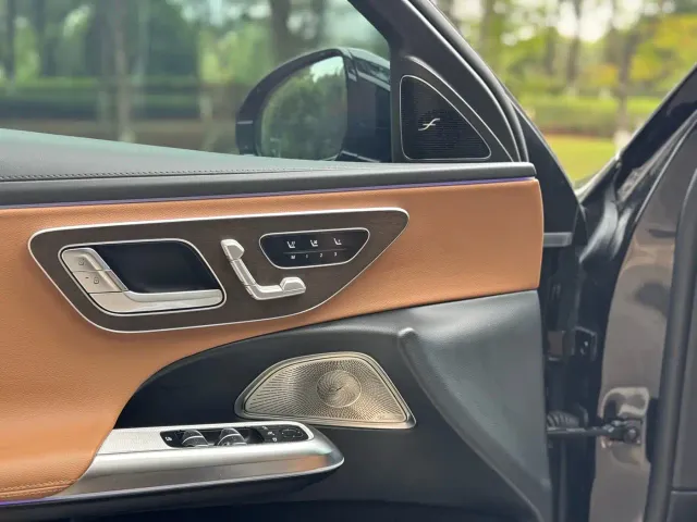 Mercedes-Benz E-Class — Фото автомобиля 6