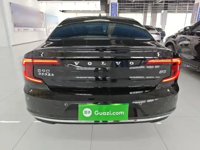 Volvo S90 — Фото автомобиля 5