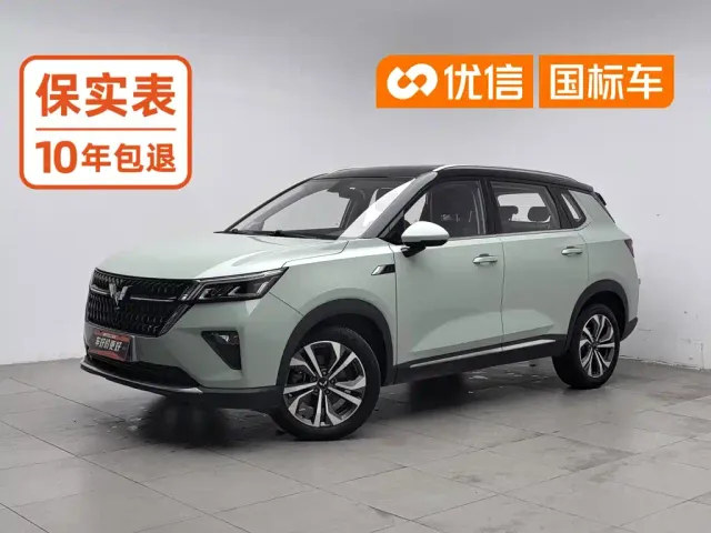 Фотография автомобиля — Wuling Asta