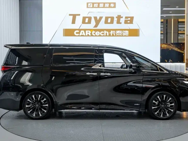 Toyota Vellfire — Фото автомобиля 4