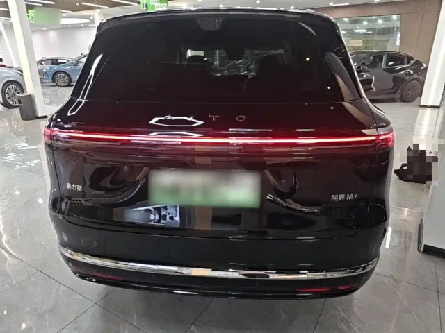 AITO Wenjie AITO M7 2026 Extended Range Ultra AWD 5-Seater — Фото автомобиля 5