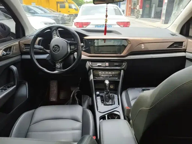 Volkswagen Tharu — Фото автомобиля 9