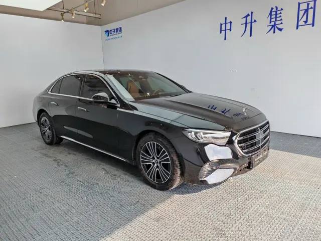 Mercedes-Benz E-Class — Фото автомобиля 3