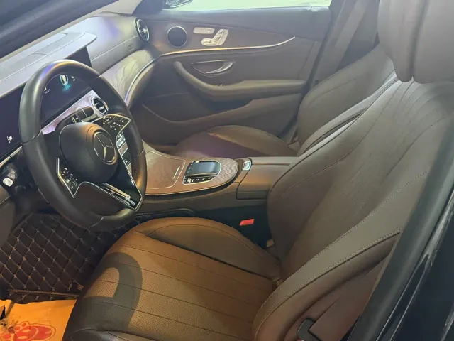 Mercedes-Benz E-Class — Фото автомобиля 11