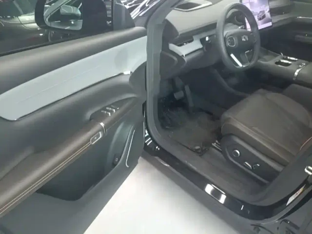 Changan Qiyuan Q07 — Фото автомобиля 15
